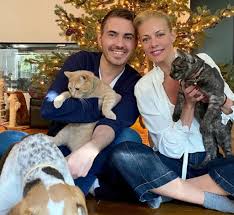 سال 2021 را معرفی می کنیم، تعدادی از این انیمیشن ها برنامه اکران آنها برای سال 2020 بود که قرار است در بین انیمیشن های 2021 اکران شوند، به اطلاع می رساند پس از اکران هرکدام از این. Me Ametrhtes Eyxes Kai Mia Anakoinwsh Egkymosynhs 3ekinhse H Xronia Twn Ellhnwn Star Sto Instagram Marie Claire O Ti Exei Shmasia Gia Tis Gynaikes