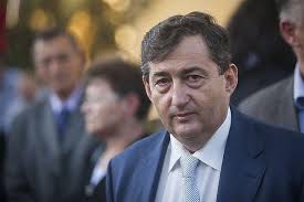 Botost/444.hu eltűnt a legnagyobb, korábban családi tulajdonban lévő vállalkozások részvényesei közül kelemen beatrix, mészáros lőrinc volt felesége. Mi Lesz A Sorsa Meszarosek Vagyonanak A Ma Kozolt Valas Utan Privatbankar Hu