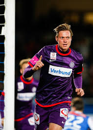 FK - 1, 2, 3, Roman Kienast! Gratulation an unsere Nummer 24, die mit drei  Treffern Wesentliches zum herbeigesehnten Sieg in Wr. Neustadt beitragen  konnte! | فيسبوك