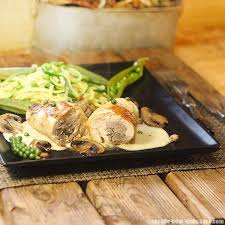 Supremes De Pintades A La Vapeur Sauce Poivre Vert Frais Recette Supreme De Pintade Idee Recette Alimentation