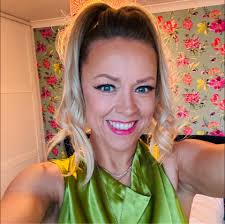 Aloha, I need some car rental advice… I've always rented from HNL but this  trip i don't need a car the whole time, I was thinking of trying to rent  something in