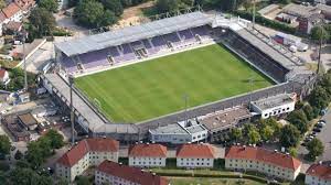 From the 1970s, the stadium consisted of the grandstand (south stand), two roofed terraces behind the goals (east stand and. Fussballstadien In Oldenburg Und Osnabruck Liebe Zu Spielorten Mit Tradition Archiv