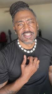 I DON'T KNOW HIM, IF YOU KNOW HIM KINDLY WRITE HIS NAME 👇