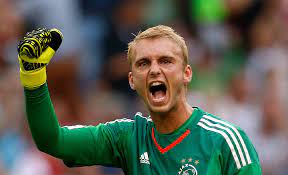 De doelman herstelt nog van een blessure, maar desondanks volgt ajax hem, mede vanwege de schorsing van. Barcelona Complete Signing Of Ajax Goalkeeper Jasper Cillessen On 5 Year Deal Foottheball