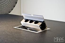 Versenkbare Steckdosen In Einer Granit Nero Assoluto Arbeitsplatte Eingebaut Http Www Arbeitsplatten Deutschland Com Blog Arbeitsplatten Shoe Rack Home Rack