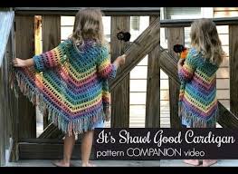 Shawl in garter lace pattern. Awesome Wearable Triangle Shawl With Sleeves And Fringe For The Little Girls In Your Life Knit And Crochet Daily