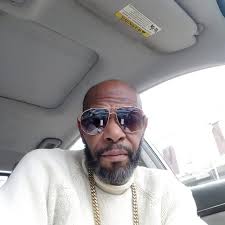 Wow girl you look absolutely gorgeous beautiful eyes pretty smile very sexy  that dress and heels very sexy legs have fun and be safe