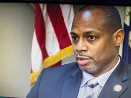 USPS searching for man who robbed mail carriers