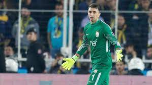 Volkan demilrel,fabri,muslera'nin kurtarişlari ve şarkilari. Horrorverletzung Bei Ex Lazio Torwart Muslera Nationalteams Sportnews Bz