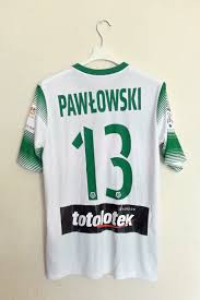 Zwycięstwo pozwoliło zbliżyc się gościom. Pamiatki Sportowe Koszulka Meczowa Lechii Gdansk