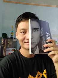 Kafka Papua, Kafka Borneo dan Kafka Sumatra. Lukisan wajah Kafka oleh  Nasirun Khan, tapi didesign oleh Yos Yuswinardi, menjadi separuh wajah  Kafka. Kreatifitas muncul dari pembaca dan penulisnya di buku ini, maka