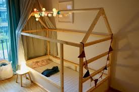 Ein Normales Kinderbett Fur Unsere Grosse Hat Uns Nicht Gefallen Deswegen Haben Wir Ein Ikea Kura Kinderbett Zu Einem Bett Kinderzimmer Hausbett Ikea Kura Bett