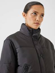 Short puffer jacket black deals