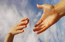 Să nu ne împiedicăm de detalii, ci să dăm din ce avem, cât avem, iar hristos însuși va răsplăti darul nostru. O ManÄ De Ajutor Pentru O MamÄ Cu 6 Copii Din Piatra NeamÈ