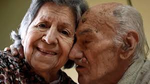 Los pequeños de la casa, que el día 26 de julio ya por otra parte, los abuelos de ahora disfrutan de su papel a una edad más joven que hace décadas y tienen más calidad de vida y otra actitud ante ella. Dia Del Abuelo Cuando Es En Peru Y Mexico La Fecha De Celebracion Del Adulto Mayor 2019 Que Se Celebra Con Los Abuelos Atmp La Republica