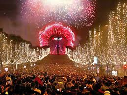 New Years Eve In Paris 2014 Paris New Years Eve New Year S Eve Around The World Christmas In Paris