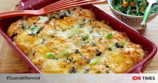 This easy shepherd's pie recipe is filled with lots of veggies and tender ground beef (or lamb), simmered together in the most delicious sauce, and topped with the creamiest mashed potatoes. Resep Lasagna Kentang Kuliner Khas Italia Yang Rasanya Juara