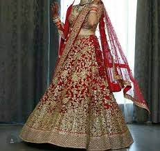 Bride Jewellery And Mehndi Kep Indian Bridal Outfits Indian Bridal Dress Indian Bridal Fashion