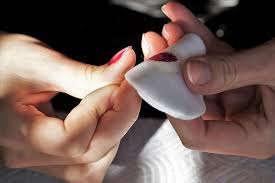 Un tratamiento completo de manicura en casa que siga los siguientes pasos ayudará a mantener cuidadas las uñas y completar el aspecto general de. Quitaesmalte Odlakovat Unas Pintura Manicura Casa Barniz De Colores Patentar Dedo Rojo Pikist