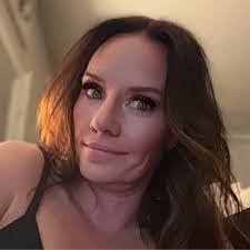 Lynette Greiner's Instagram, Twitter & Facebook