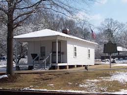 Elvis Aaron Presley Born In Tupelo Miss Jan 8 1935 Died In Memphis Tn Aug 16 1977 Tupelo Elvis Presley Elvis