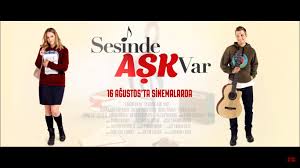 Sesinde aşk var filmi oyuncuları gizem güneş, deniz barut, burak tozkoparan ile hayal köseoğlu gibi türkiye'nin yeni nesil genç oyuncularındandır. Sesinde Ask Var 2019