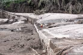 Tempat pengambilan foto dan video berada di kawasan bromo. Bnpb Imbau Masyarakat Waspada Letusan Gunung Semeru Antara News