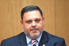 Diputado Gilberto Campos asume jefatura del PLP en último año