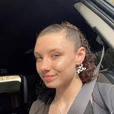 Daisy Eubanks's Instagram, Twitter & Facebook