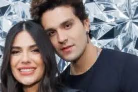 Mano Walter mostra seu bebê sorrindo no ultrassom: "a cara do pai"