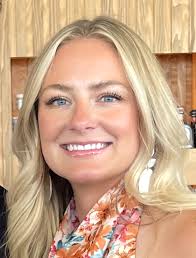 Samantha Bessey's Instagram, Twitter & Facebook