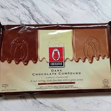 Coklat compound/ coklat couverture padat yang di cetak berbentuk batangan atau blok. Jual Coklat Tulip Dark Chocolate Compound Coklat Batang Dcc 1kg Kota Tangerang Selatan Tbk Mugi Rejeki Tokopedia