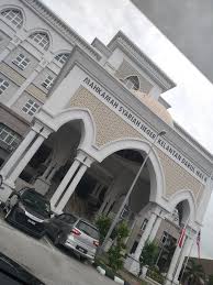 Bekas suami jutawan kosmetik, datuk seri dr hasmiza othman atau dikenali datuk seri vida, menfailkan tuntutan hadhanah di mahkamah syariah kota bharu, di sini, hari ini. Peguam Syarie Photos Facebook