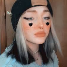 Tiffany Starnes's Instagram, Twitter & Facebook