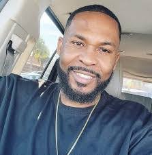 Adrian Munford's Instagram, Twitter & Facebook