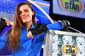 Macht sich sophia thomalla (31) etwa über ihre vergangene beziehung lustig? V237dauktqg9em