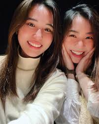 最近好想蓋一座零食山～～～ 每天都想吃點心🤣 上班已經很苦了，當然不能委屈我的胃😋 冷冷的上班日，當然要來份熱熱的點心～～  不誇張這個章魚燒披薩，真的料滿滿味道又超讚