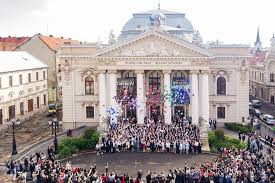 Mihai eminescu national college in oradea. Festivitate De Absolvire La Eminescu Foto