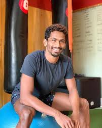Sajan prakash (14 eylül 1993 doğumlu) hintli bir yüzücüdür. In The Hot Seat Sajan Prakash An Indian Swimmer Olympian Interview