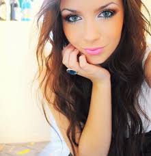 Dhurata Azemi (duhhrata)