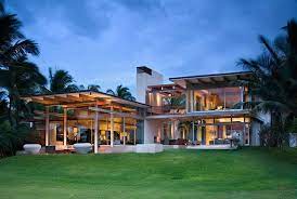 Seit juni bewegte sich das flüssige gestein in richtung des dorfes. Dieses Neue Haus In Hawaii Ist Entworfen Um Die Kuhlen Seebrisen Zu Nutzen Maui Hawaii Usa