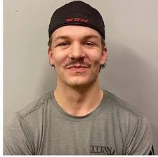 X:et nästa person att skriva på 👊😀😀 William Eriksson Förra årets stora  utropstecken i truppen säger Erik Koskela om sin offensiva back. Fick  kollega Appel som ledsagare och succén var omedelbar. X:et