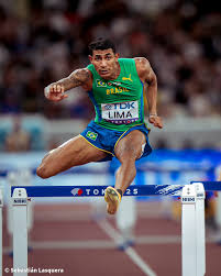 MATHEUS LIMA SE IMPONE Y PASA A SEMIFINALES Matheus Lima 🇧🇷 se adueñó con  autoridad de la tercera serie de los 400 metros con vallas al parar los  relojes en 48.15, logrando