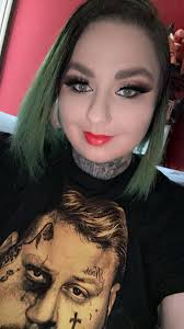 Taylor Swift Lipstick Discussion