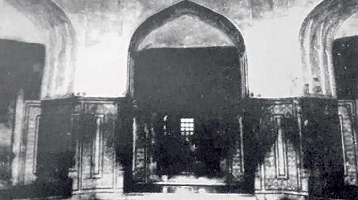 Taj Mahal in Agra | What lies beneath