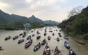 Trong thời gian gần đây, chùa tam chúc là điểm đến được nhiều du khách lựa chọn các dịp lễ. Tá»« 13 3 Chua HÆ°Æ¡ng Chinh Thá»©c Má»Ÿ Cá»­a Ä'on Khach