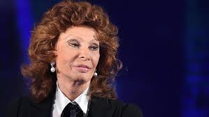 Sophia loren filmikone gewinnt absurden steuerstreit; Sophia Loren Tragt Rosenkranz Von Papst Franziskus Nachrichten At