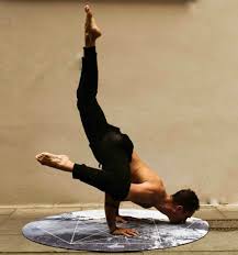 Download bakasana pose images and photos. Yoga Krahe Asana Bakasana Kakasana