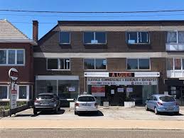 A Vendre Commerce 535m Sous Sol Bureau Parkings A Wavre 950 000 Immeuble D Une Superficie Totale De 950m Superbe Surface Commerciale Sou