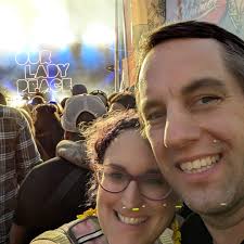 Becky Duff (@beckyduffreads1987) • Instagram photos and videos